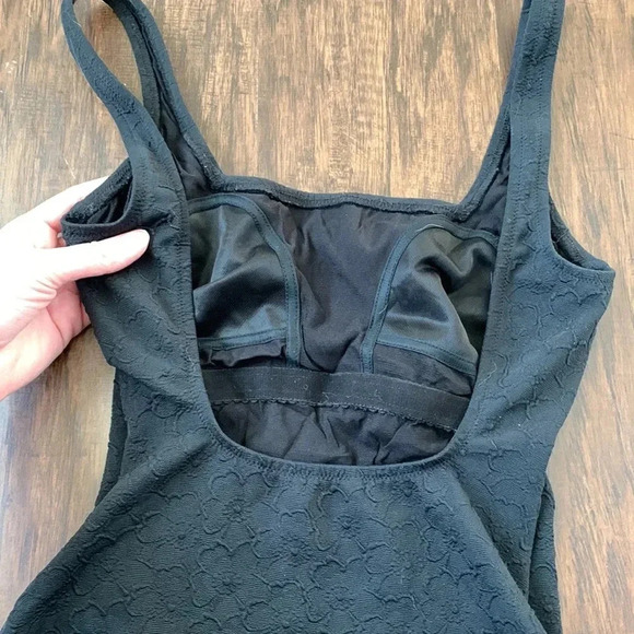 Vintage lady Gottex black floral one piece swimsuit - Picture 6 of 14